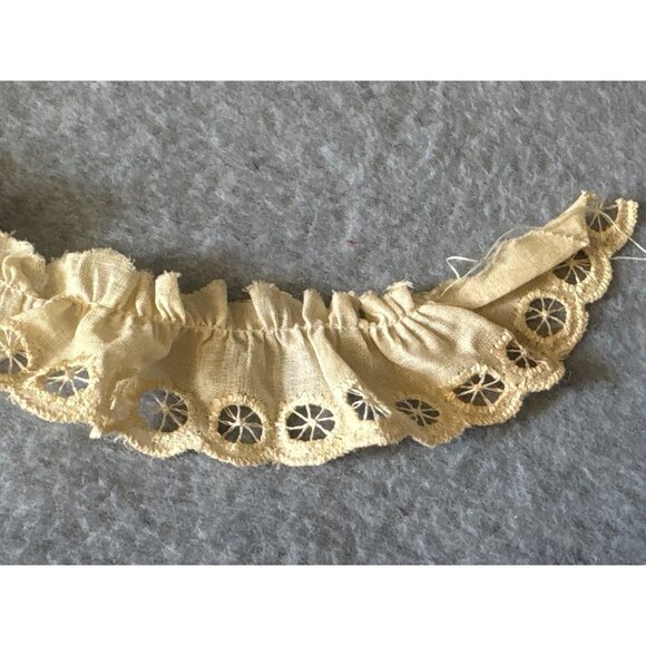 Vintage Beige Eyelet Lace Trim 2 yards x 1.5" wide Cotton Material Sewing Crafti - Picture 1 of 5